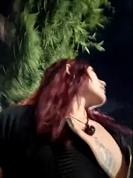 Snapshot of Eveeelyn25 chatting on February 28, 12:54 am Eveeelyn25 online show from February 28, 12:54 am