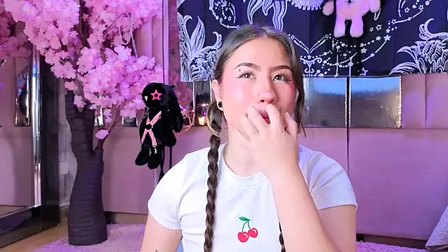 Naomistart online show from December 2, 8:43 pm