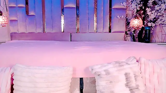 Naomistart online show from March 6, 5:46 am