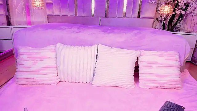 Naomistart online show from March 3, 5:14 am