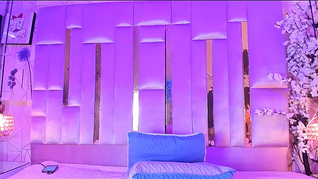 Naomistart online show from February 20, 6:26 am