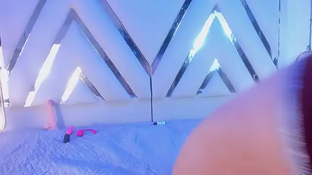 Violetbellarose1 online show from December 4, 7:46 pm