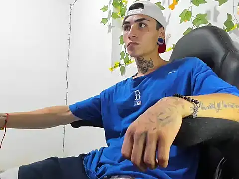 Snapshot of beatandtalk chatting on November 25, 9:37 pm beatandtalk online show from November 25, 9:37 pm