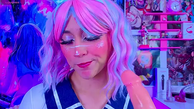 kitty niki online show from January 10, 8:15 pm