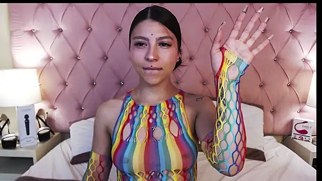 Snapshot of Hillary_Thomson chatting on November 25, 3:12 pm Hillary Thomson online show from November 25, 3:12 pm