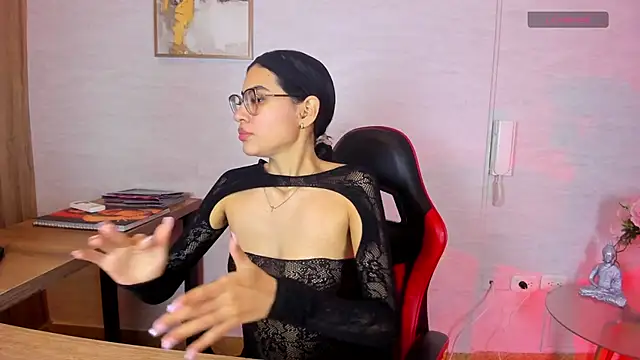 VanessaBoch online show from May 18, 7:40 pm