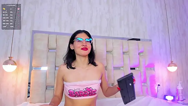 Snapshot of VanessaBoch chatting on December 5, 8:17 pm VanessaBoch online show from December 5, 8:17 pm