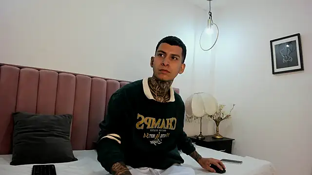 Andrew sanders68 online show from December 20, 3:20 am