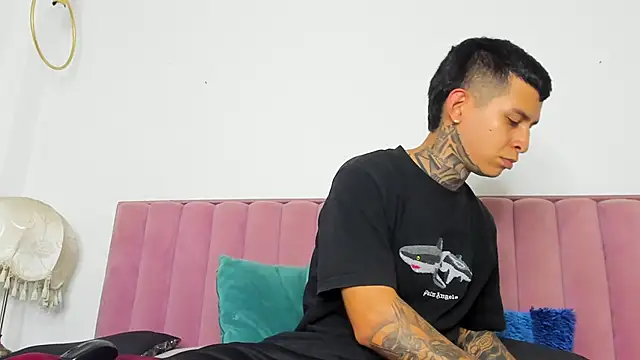 Andrew sanders68 online show from January 14, 7:39 pm