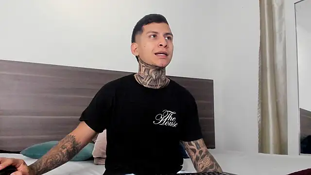 Andrew sanders68 online show from December 4, 11:15 pm