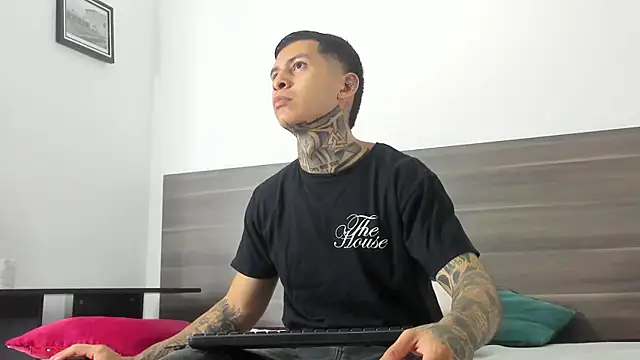 Andrew sanders68 online show from November 29, 3:06 am