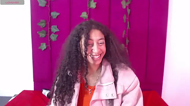 Snapshot of Tinyy_Star chatting on November 24, 5:40 am Tinyy Star online show from November 24, 5:40 am