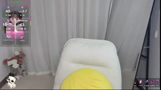 Snapshot of cat_cat- chatting on May 11, 11:02 pm cat cat- online show from May 11, 11:02 pm