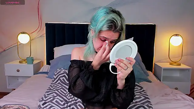 LiraBelle online show from March 6, 3:01 am