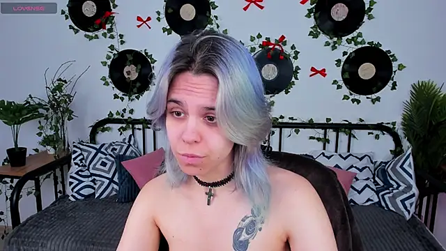 LiraBelle online show from April 13, 3:10 am