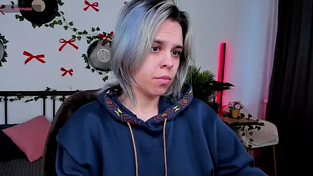 LiraBelle online show from April 17, 3:09 am