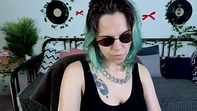 Snapshot of LiraBelle chatting on July 20, 3:25 am LiraBelle online show from July 20, 3:25 am