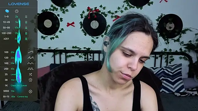 Snapshot of LiraBelle chatting on July 10, 3:17 am LiraBelle online show from July 10, 3:17 am