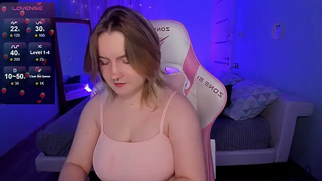 Snapshot of lovelyy_julia chatting on November 25, 8:25 am lovelyy julia online show from November 25, 8:25 am