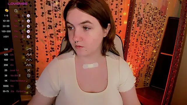 lovelyy julia online show from March 21, 5:08 am