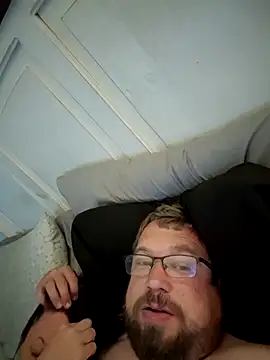 Snapshot of mr_girthyandsweetcheeks chatting on March 20, 5:19 am mr girthyandsweetcheeks online show from March 20, 5:19 am