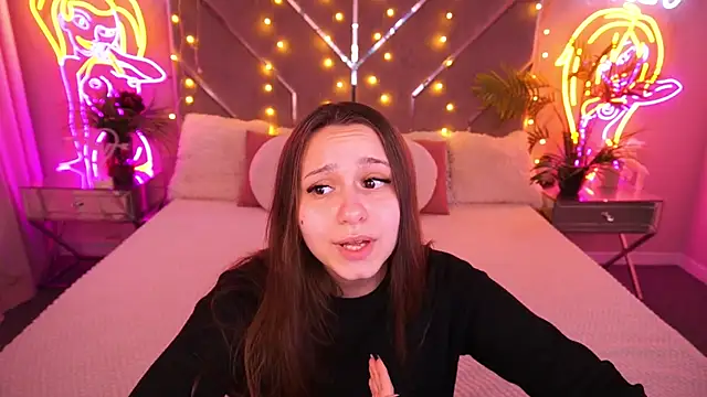 TinyNatalie online show from March 18, 2:30 pm