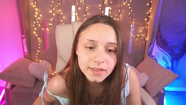 TinyNatalie online show from May 8, 1:37 pm