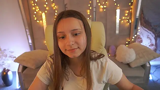 TinyNatalie online show from May 25, 12:37 pm