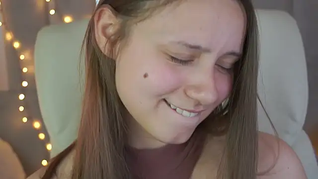 TinyNatalie online show from May 28, 2:12 pm