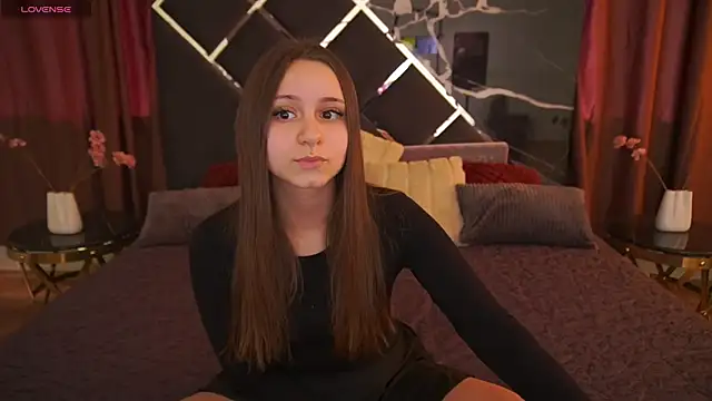 TinyNatalie online show from April 2, 1:07 pm