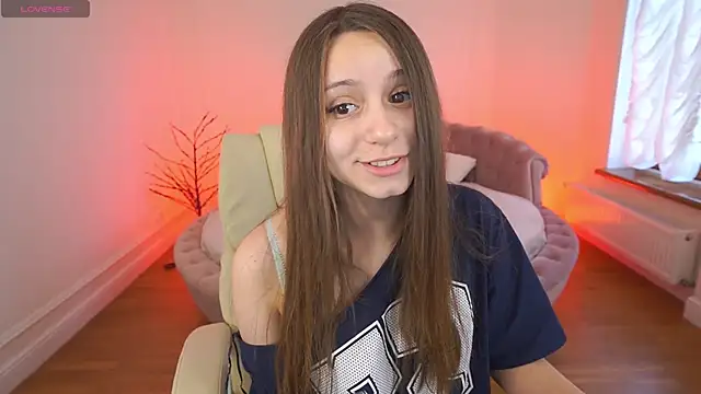 TinyNatalie online show from April 11, 6:43 am