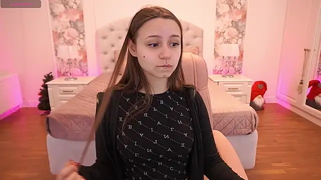 TinyNatalie online show from January 18, 2:20 pm