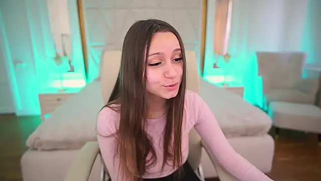 TinyNatalie online show from March 26, 1:53 pm