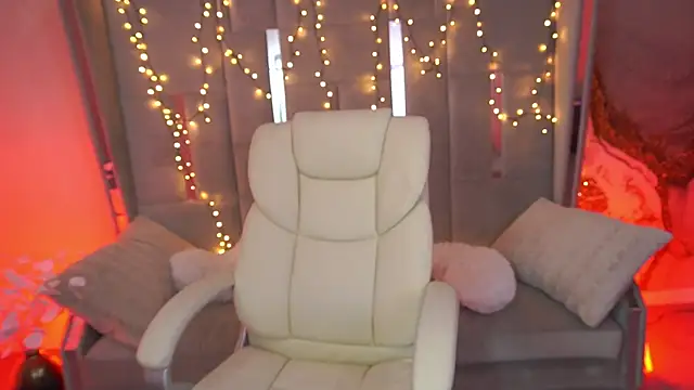TinyNatalie online show from April 28, 12:42 pm