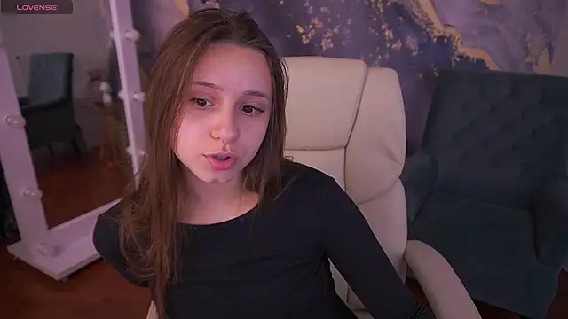 TinyNatalie online show from May 2, 6:07 am