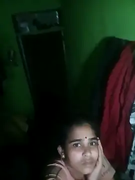 Snapshot of Hot_srei chatting on November 28, 3:45 pm Hot srei online show from November 28, 3:45 pm