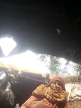 Snapshot of Hot_srei chatting on December 1, 4:13 am Hot srei online show from December 1, 4:13 am