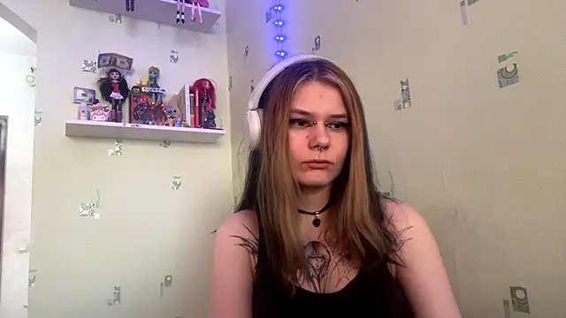 TraceeSchutt online show from January 15, 1:58 pm