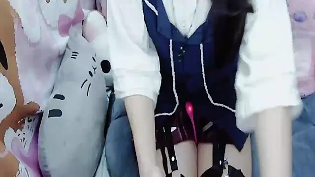 Alice-Hot88 online show from January 9, 12:45 pm