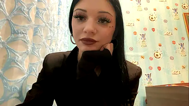 Joan Meoweere online show from December 5, 6:06 pm