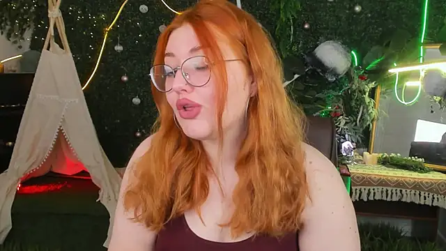 StaceyJensen online show from March 18, 1:24 pm