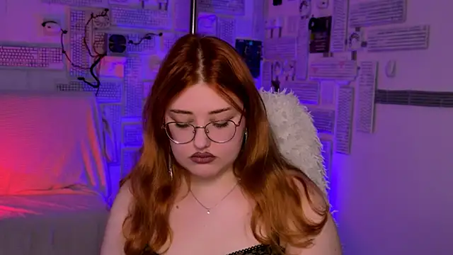 StaceyJensen online show from April 7, 12:18 pm