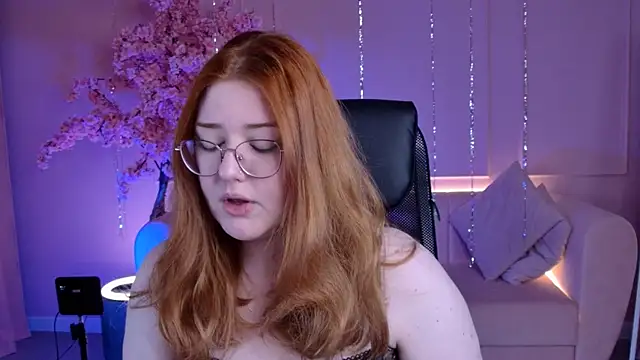 StaceyJensen online show from March 6, 5:46 am