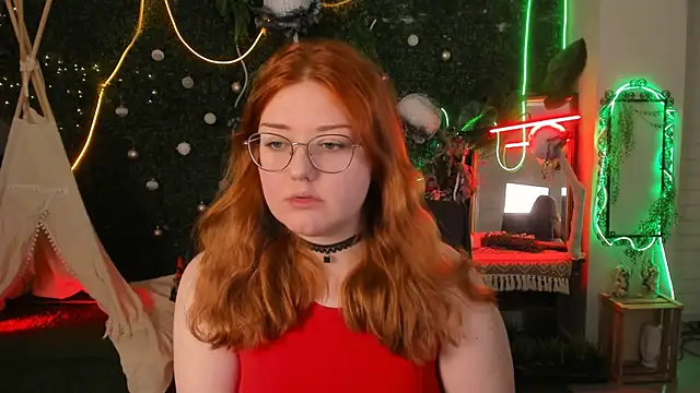 StaceyJensen online show from February 25, 2:17 pm