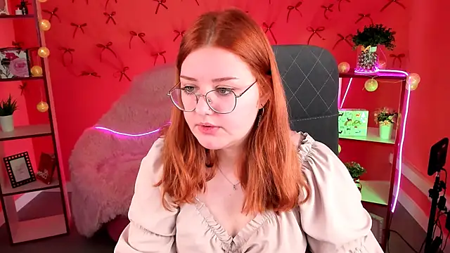 Snapshot of StaceyJensen chatting on December 2, 9:22 am StaceyJensen online show from December 2, 9:22 am