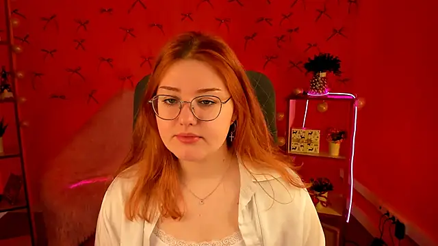 StaceyJensen online show from December 18, 9:25 am