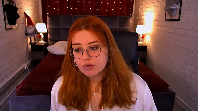 StaceyJensen online show from February 7, 9:28 am