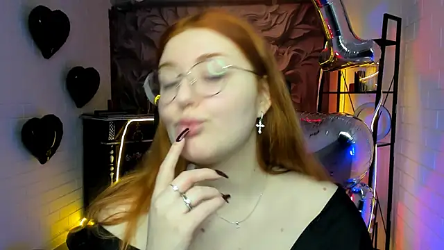 StaceyJensen online show from February 14, 10:15 am