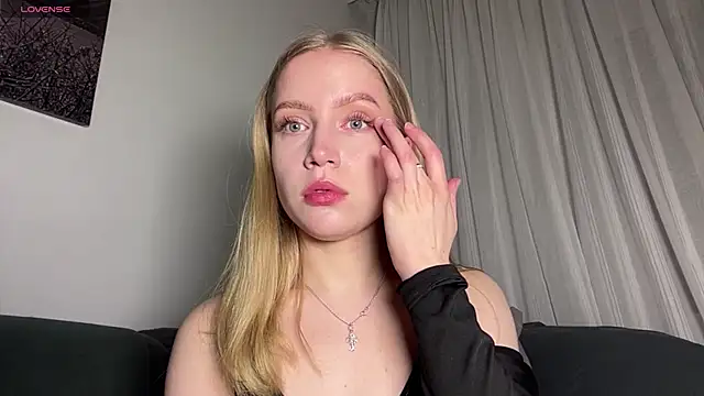 Alice meow15 online show from April 3, 9:10 pm