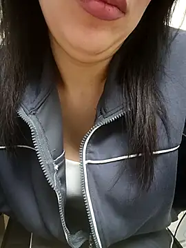 Snapshot of civciv77cc chatting on February 18, 9:39 am civciv77cc online show from February 18, 9:39 am